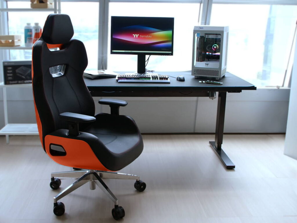 Thermaltake ผู้นำเทรนด์แฟชันพีซีและเกมมิ่ง ส่งอุปกรณ์หลากหลายสีสันเพื่อสร้างไลฟ์สไตล์ในแบบของคุณ 9 DSC00424 Orange