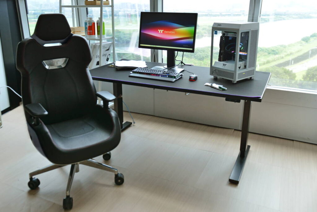 Thermaltake ผู้นำเทรนด์แฟชันพีซีและเกมมิ่ง ส่งอุปกรณ์หลากหลายสีสันเพื่อสร้างไลฟ์สไตล์ในแบบของคุณ 2 DSC 0674