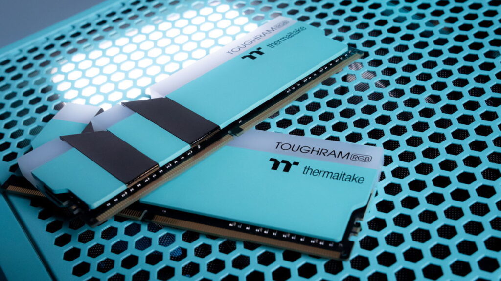 Thermaltake เปิดตัว Tower 100 Mini และหน่วยความจำ TOUGHRAM RGB 3600MHz สีพิเศษ Turquoise และ Racing Green ในประเทศไทยแล้ว 4 TOUGHRAM RGB DDR4 Turquoise 3600MHz