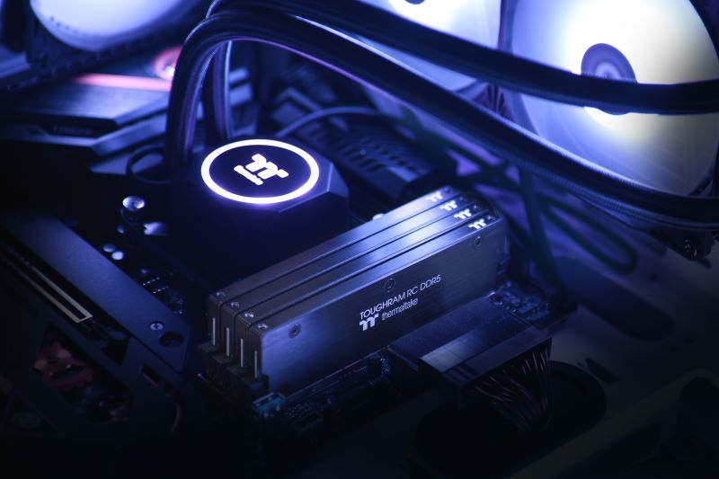 Thermaltake เปิดตัวหน่วยความจำประสิทธิภาพสูง TOUGHRAM RC DDR5 4800MHz/5200MHz/5600MHz 3 Tt TOUGHRAM RC DDR5 02