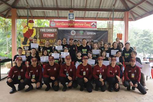 EPSON จัดซีเอสอาร์ “เรื่องจริงของคนตีไฟ” 10 ภาพหมู่