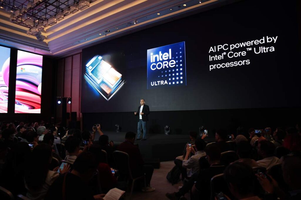 Lenovo นำเสนอคลื่นลูกใหม่ของพีซีด้วยนวัตกรรมที่ขับเคลื่อนด้วย AI อันชาญฉลาด 2 George Chacko Intel Director Global Account Lenovo