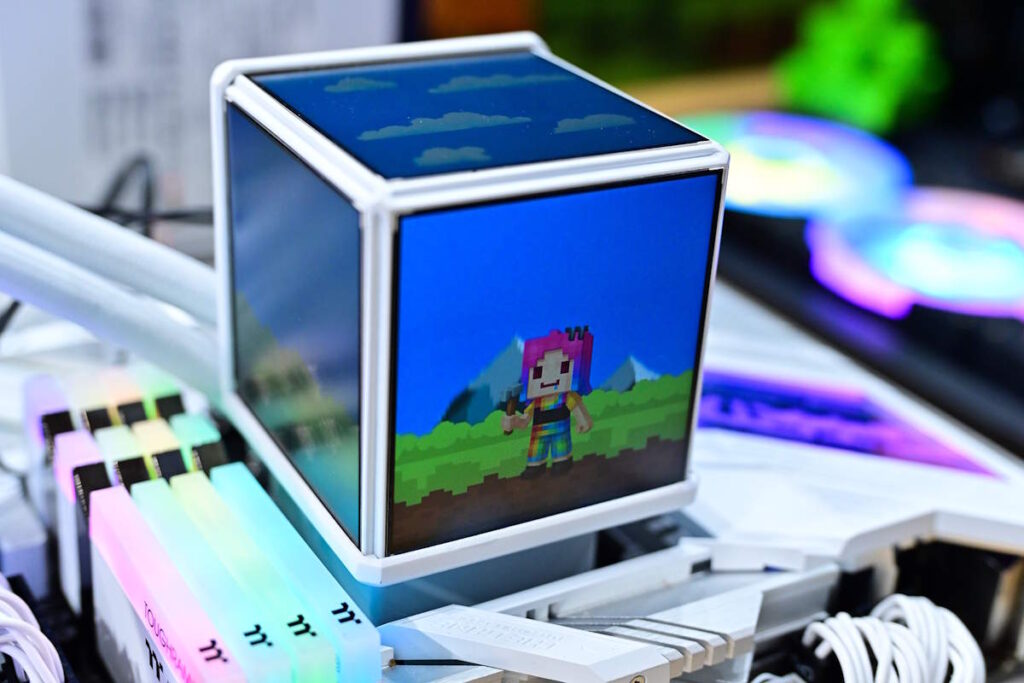 MINECUBE 360 Ultra 03