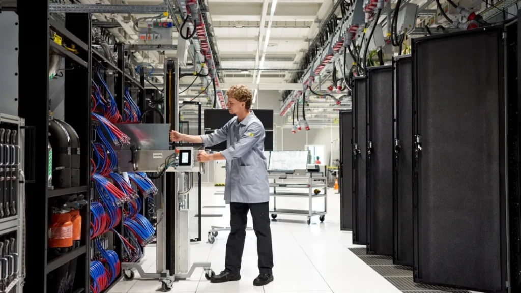 HPE พลิกโฉมเน็ตเวิร์ก สู่ยุค AI-Native: ผสานพลัง Juniper Networks ยกระดับ AIOps และเครือข่ายความเร็วสูง! 2 HPE