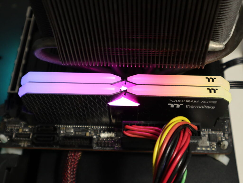 Thermaltake TOUGHRAM XG DDR4-4400MHz แรงตั้งแต่เกิด แค่เปิด XMP ก็แรง 5 TOUGHRAM XG