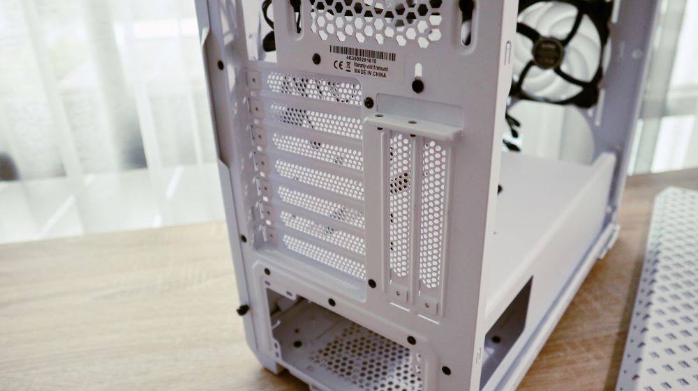 XPG Gaming PC Build ประกอบเกมมิ่งพีซีด้วยอุปกรณ์จาก XPG 8 xpg defender pro gpu install