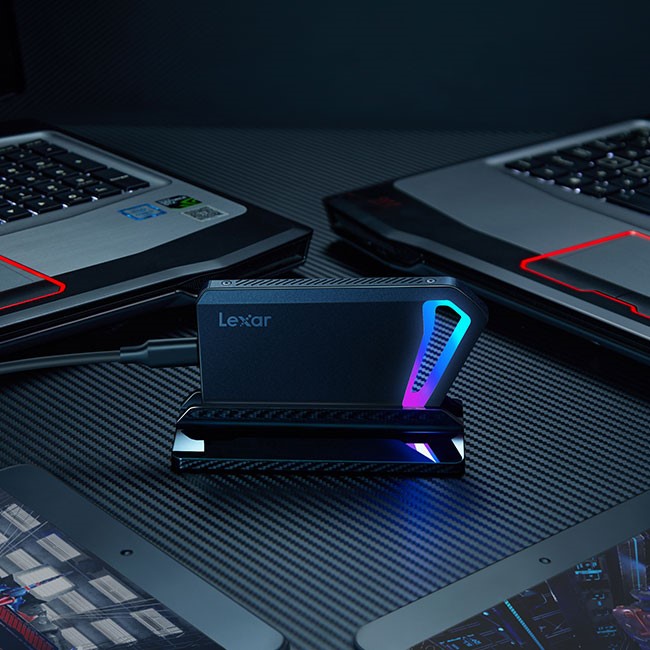 Lexar คว้า Red Dot Awards 5 รางวัล สำหรับความเป็นเลิศด้านการออกแบบ 3 SL660 BLAZE Gaming Portable SSD PR Image