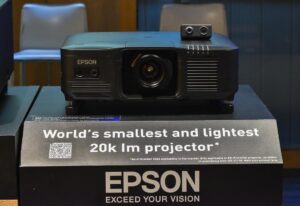 EPSON ชี้ตลาดเลเซอร์โปรเจคเตอร์ทั่วโลกฟื้นตัว ส่งสินค้าใหม่รุกตลาดต่อเนื่อง ล่าสุดเปิดตัวรุ่นความสว่างสูงเครื่องเล็กสุดในโลก