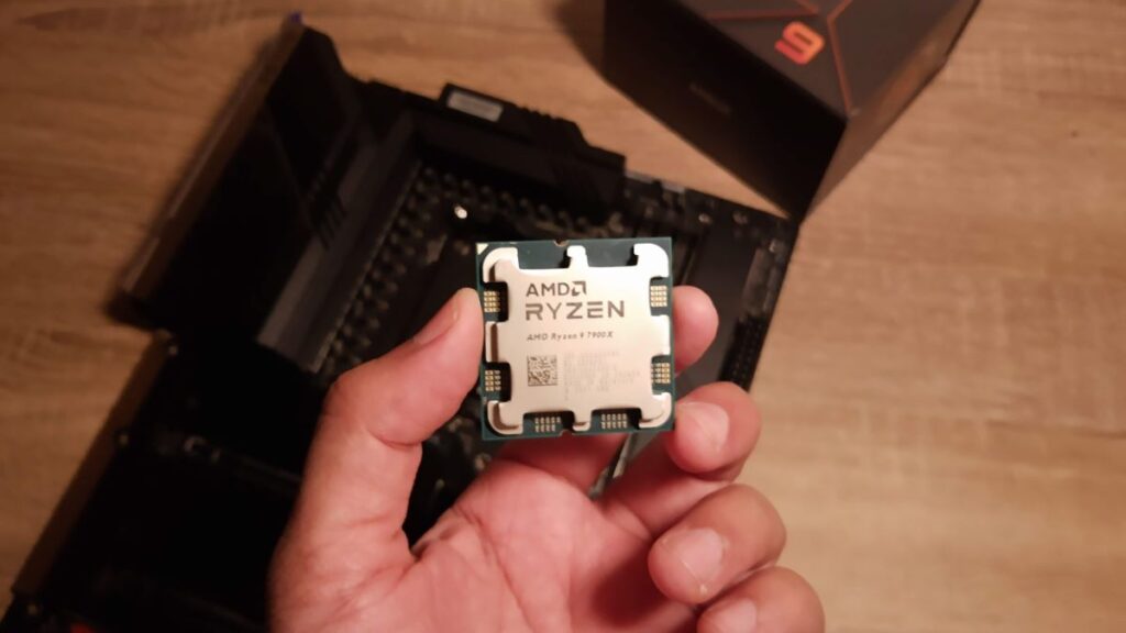 Ryzen9 7900X in hand
