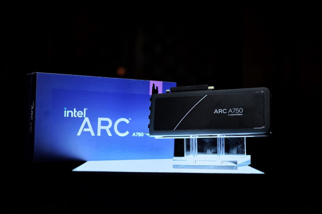 อินเทลโชว์ขุมพลัง Intel® Core™ เจนเนอเรชัน 13 สำหรับโน้ตบุ๊ก พร้อม Intel® Xeon® เจนเนอเรชัน 4 ตอบโจทย์ผู้ใช้และองค์กรธุรกิจในไทย 3 Intel Arc A750