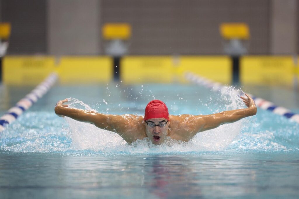 09 Sample image swimming