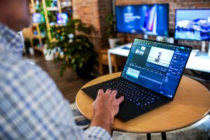 เดลล์เปิดตัว XPS ใหม่ ดีไซน์ล้ำหน้าสำหรับอนาคต พร้อม AI ที่ขับเคลื่อนด้วยขุมพลังจาก Intel Core Ultra