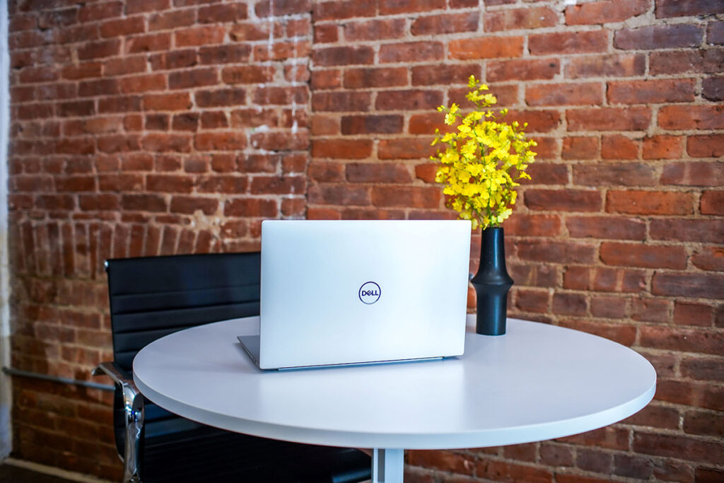 XPS 16 Light Lifestyle