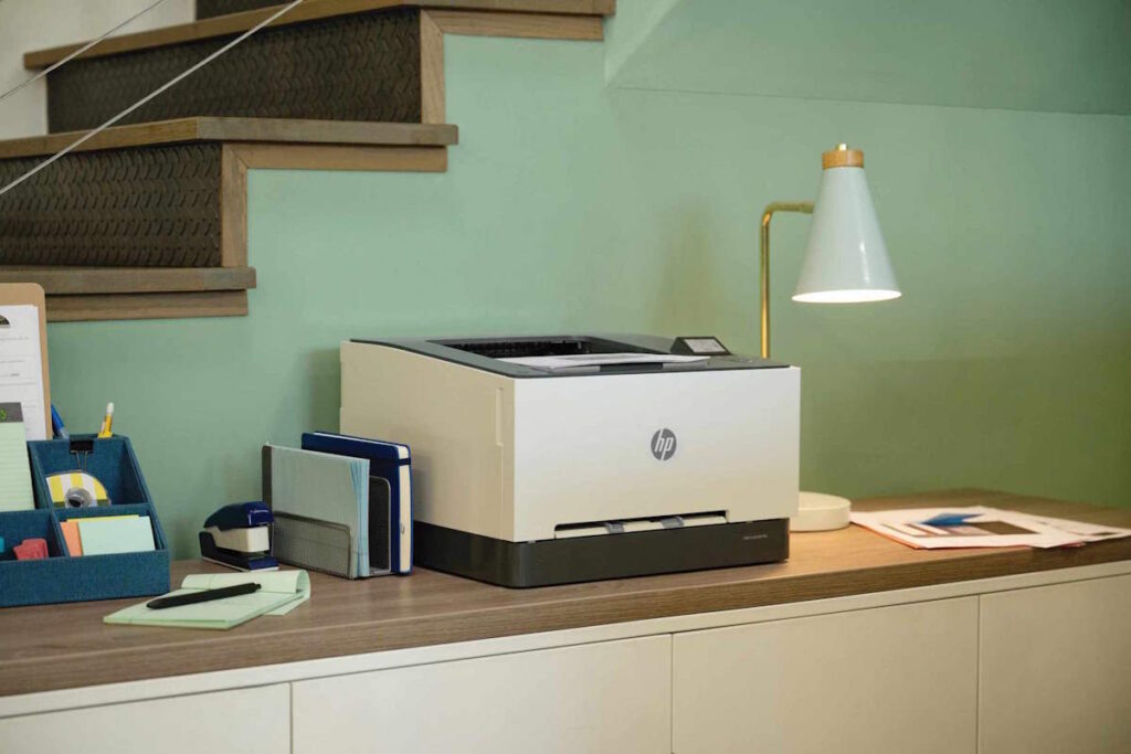 HP LaserJet Pro 3200 lifestyle2