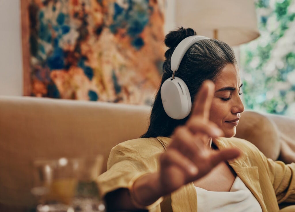 Sonos Ace Lifestyle 2