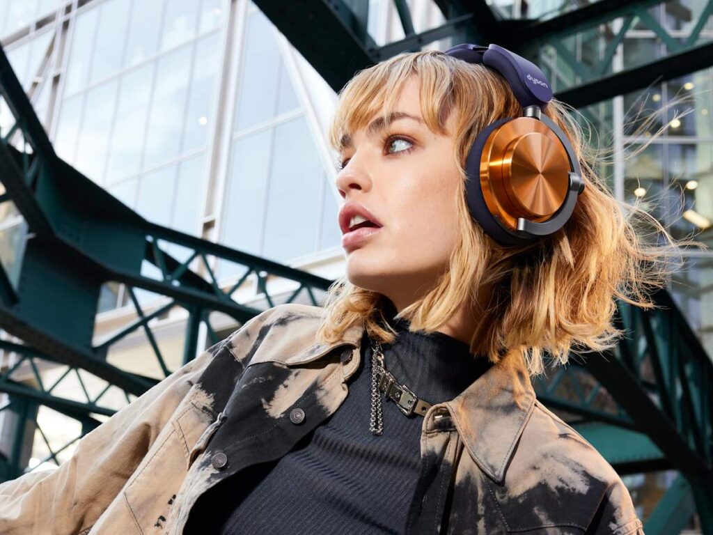 Dyson เปิดตัวหูฟัง OnTrac™ เสียงคุณภาพสูง ตัดเสียงรบกวนแบบ Active ที่ทรงพลัง พร้อมดีไซน์สุดล้ำ 2 Dyson Ontrac Models 7