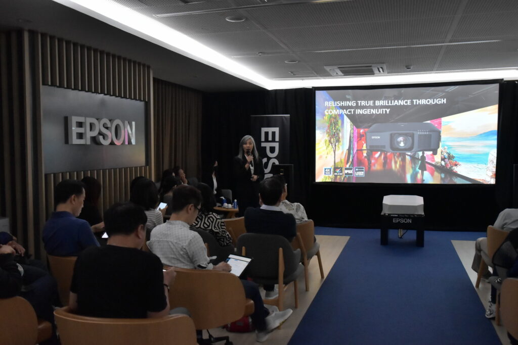 ชาลิสา จักรธรานนท์ Epson 2