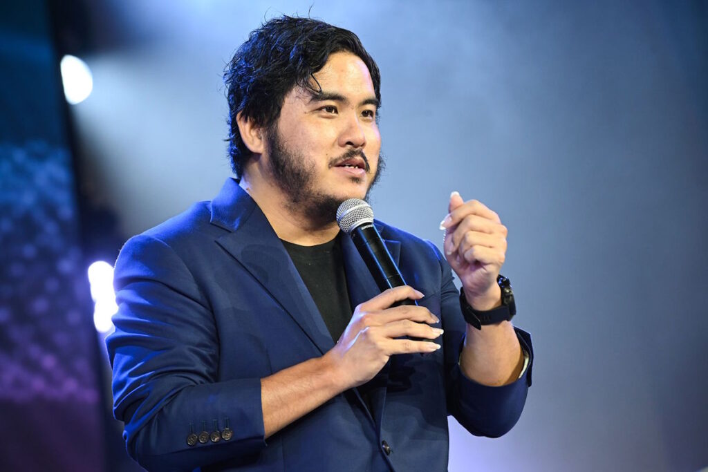 08 Mr. Chaiphon Chawalwanichchai CEO Marketing In Black