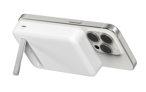 BPD008btWH MagneticQi2PowerBanks 3 4Horizontal WEB