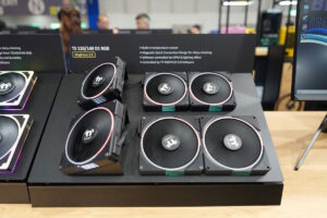 Thermaltake เปิดตัวพัดลมระบายความร้อน TS120/TS140 EX RGB พร้อมเซ็นเซอร์อุณหภูมิ และเชื่อมต่อแบบแม่เหล็กขั้นสูง เพื่อการระบายความร้อนที่เหนือกว่า