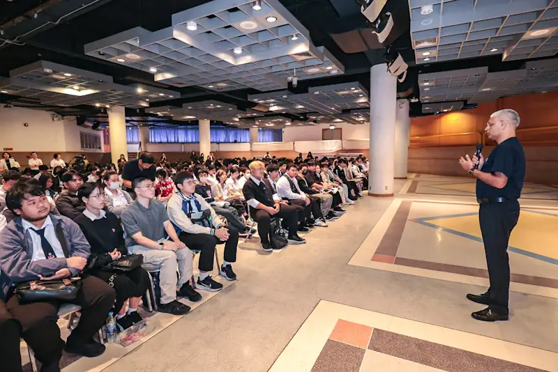 ทรู เดินหน้าต่อยอด “AI for All Thais” สู่การเรียนรู้เชิงปฏิบัติ คิกออฟ Gemini Academy ที่ ม.ศรีปทุม เสริมทักษะ AI ให้นักศึกษากว่า 9,000 คน 4 168 5