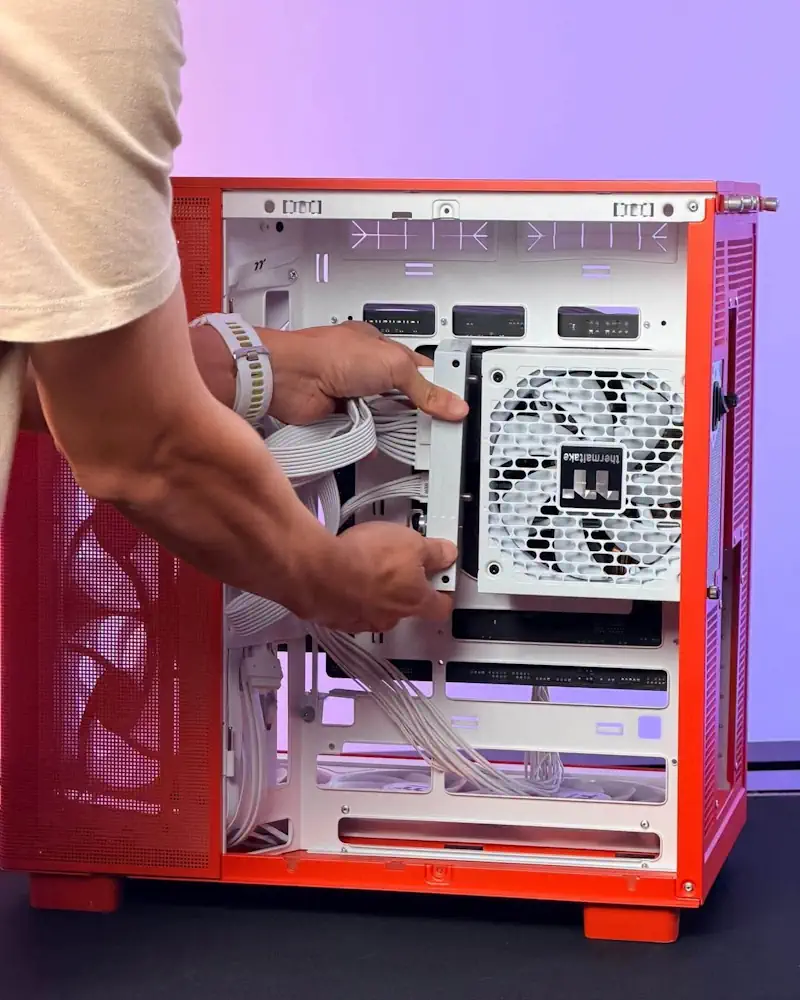 Thermaltake Dockpower Series พาวเวอร์ซัพพลายที่ติดตั้งและอัปเกรดได้เร็วขึ้น 750W ถึง 1200W รองรับ ATX 3.1 และ PCIe Gen 5.1 คุณภาพระดับ 80 PLUS Gold 5 Dockpower 03
