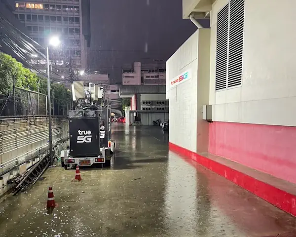 ทรู คอร์ปอเรชั่น ยกระดับมาตรการฉุกเฉินด่วนรับมือฝนหนัก-น้ำท่วม เพื่อบริการสื่อสาร 5G, 4G และ WiFi ต่อเนื่อง 24 ชม. ทุกสถานการณ์ 3 TRUE BigFlood 03
