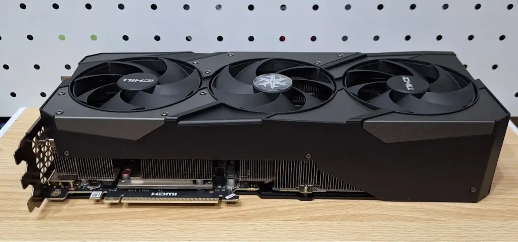 รีวิว INNO3D GeForce RTX 5080 iCHILL X3 ออกแบบมาเพื่อการเล่นเกมที่ยาวนานแบบไม่กลัวร้อน 8 INNO3D GeForce RTX 5080 iCHILL X3 04